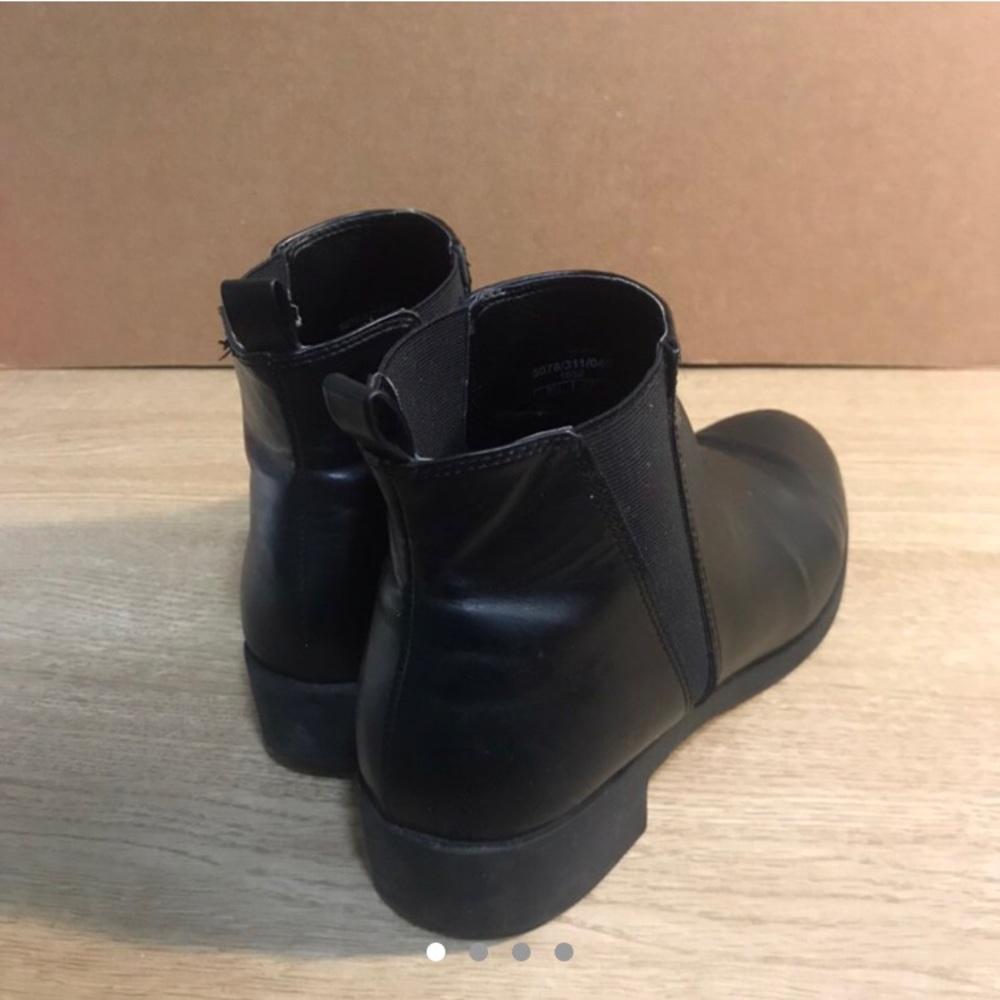 Black Chelsea Boots - USED
